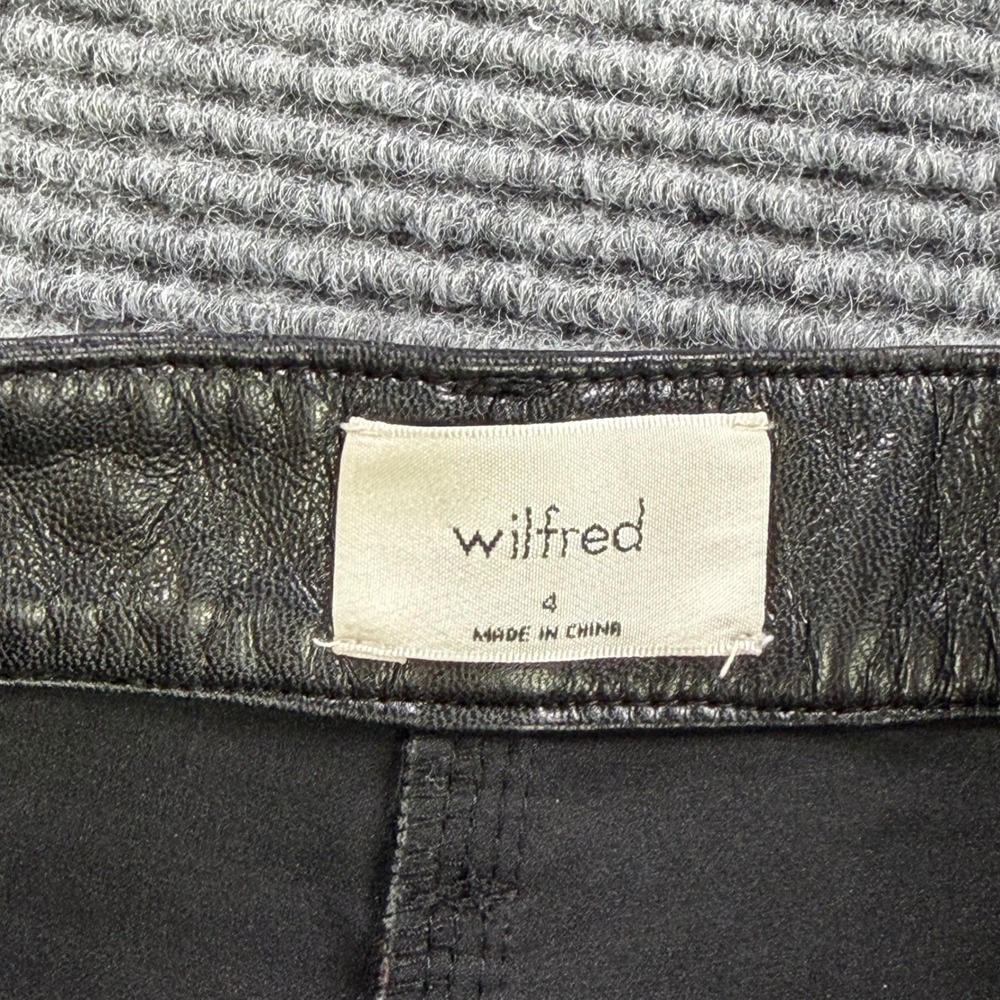 Wilfred Aritzia Black Faux Leather High Rise Shorts Womens 4 Zip Fly 5-Pocket - Picture 3 of 10